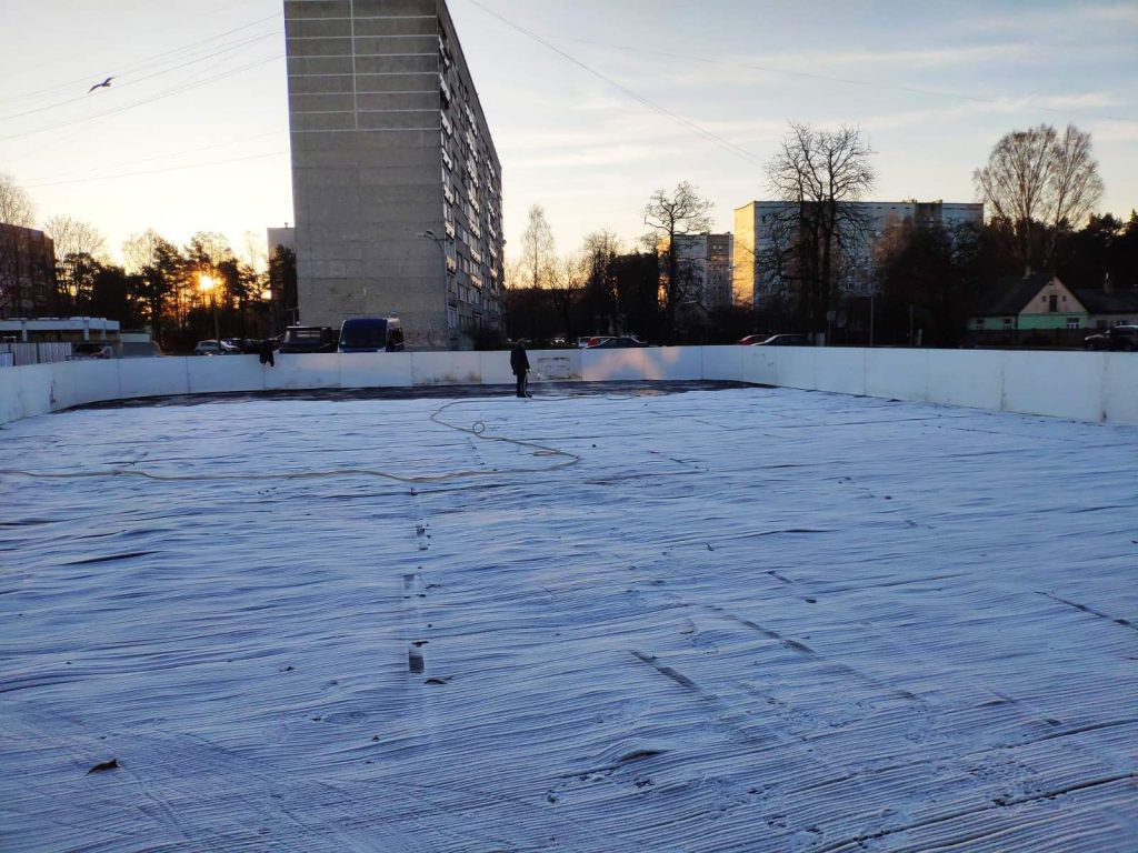 Controlled ice build-up for the seasonal rental ice rink in Jurmala