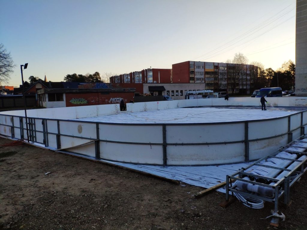 Overview of the seasonal rental ice rink in Jurmala