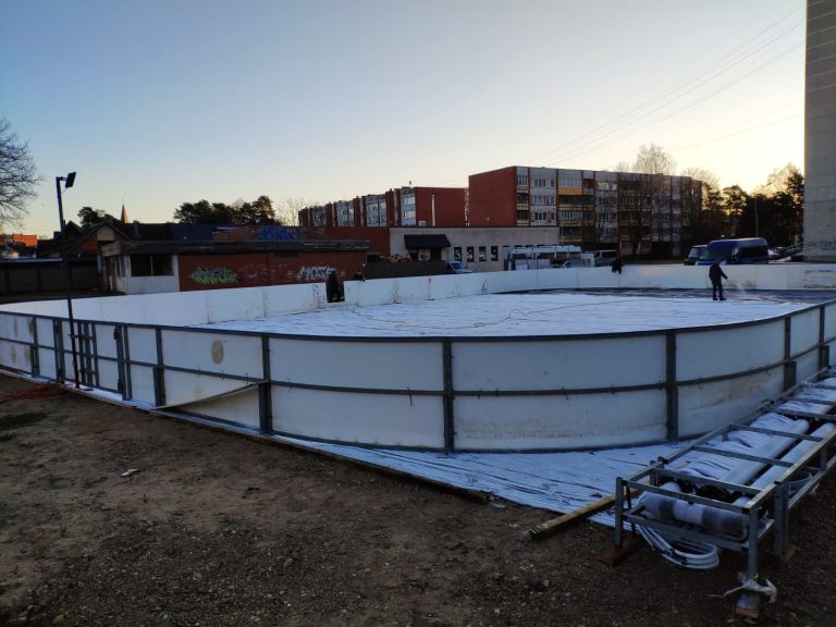 Overview of the seasonal rental ice rink in Jurmala