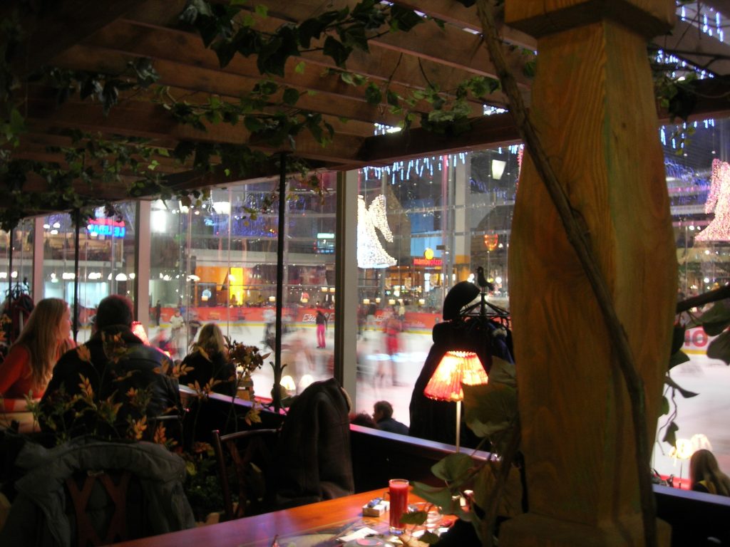 Indoor venue context around the Klaipeda Akropolis ice rink