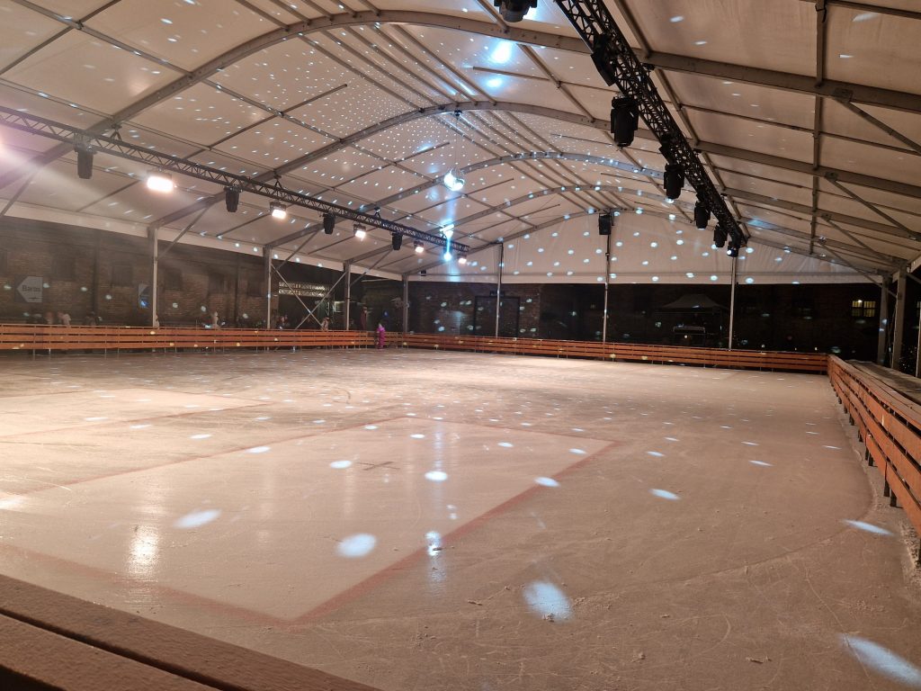 Overview of the seasonal ice rink in Lukiskes Prison 2.0 courtyard