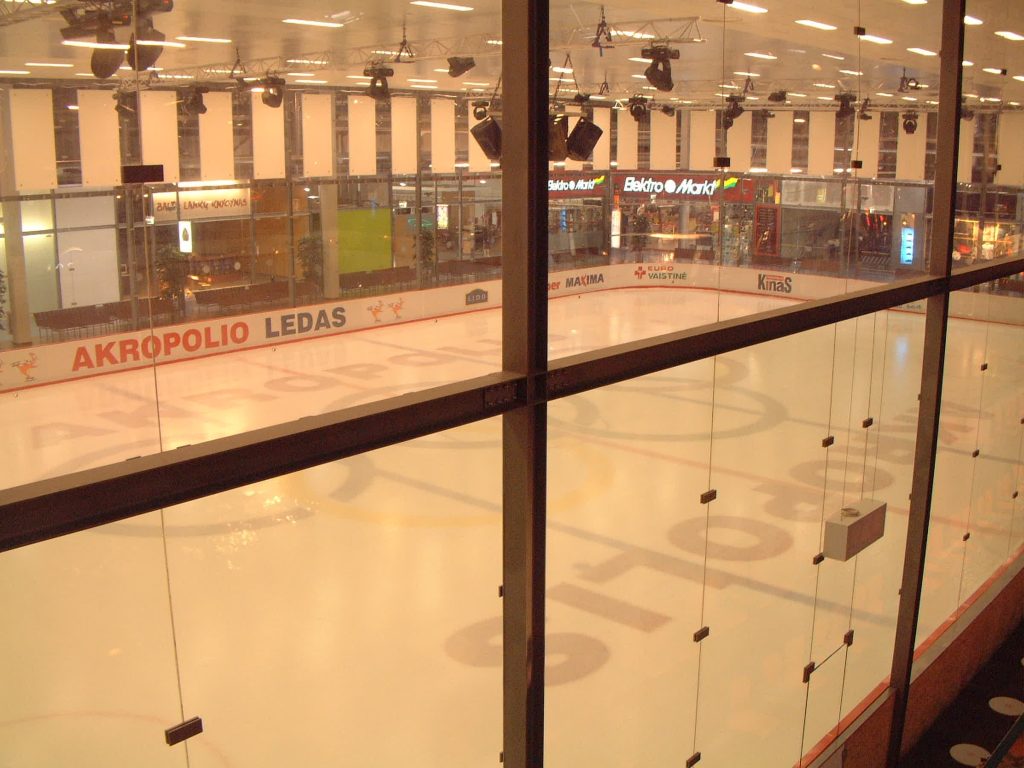 Full indoor ice rink at Vilnius Akropolis