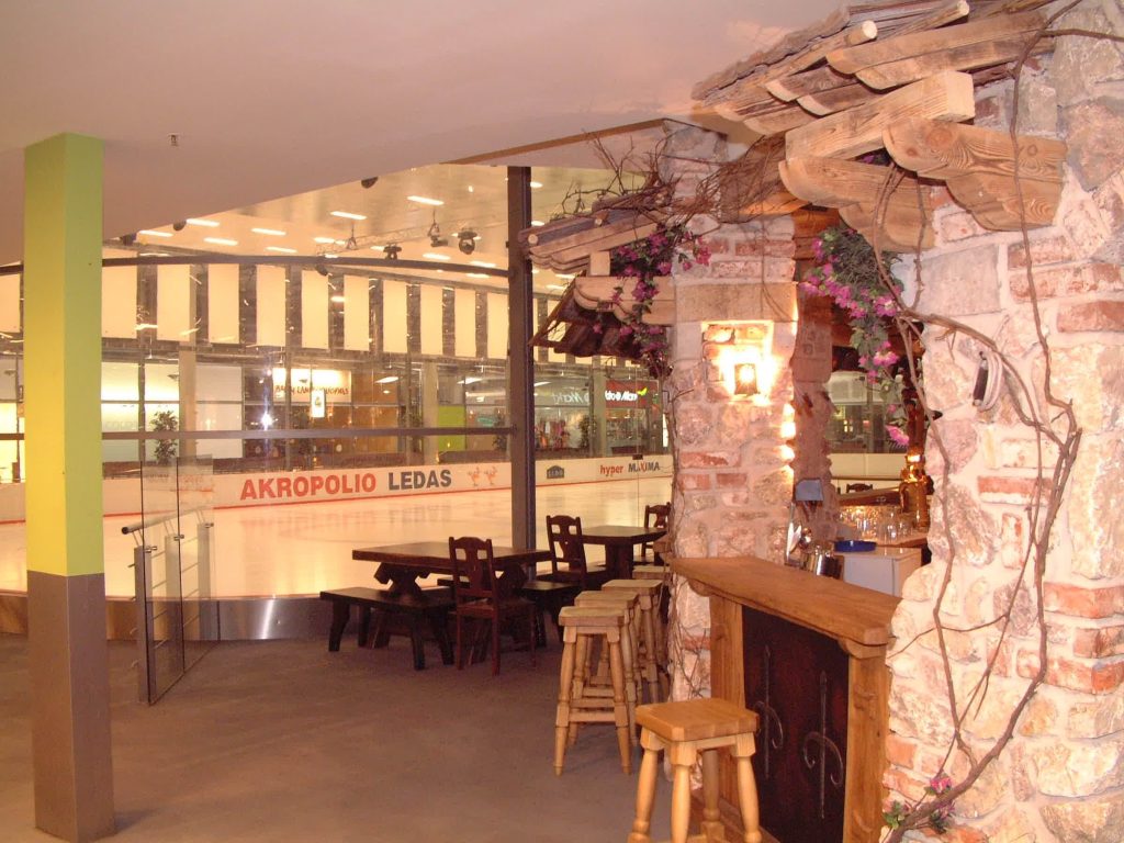 Indoor venue context around the Vilnius Akropolis ice rink